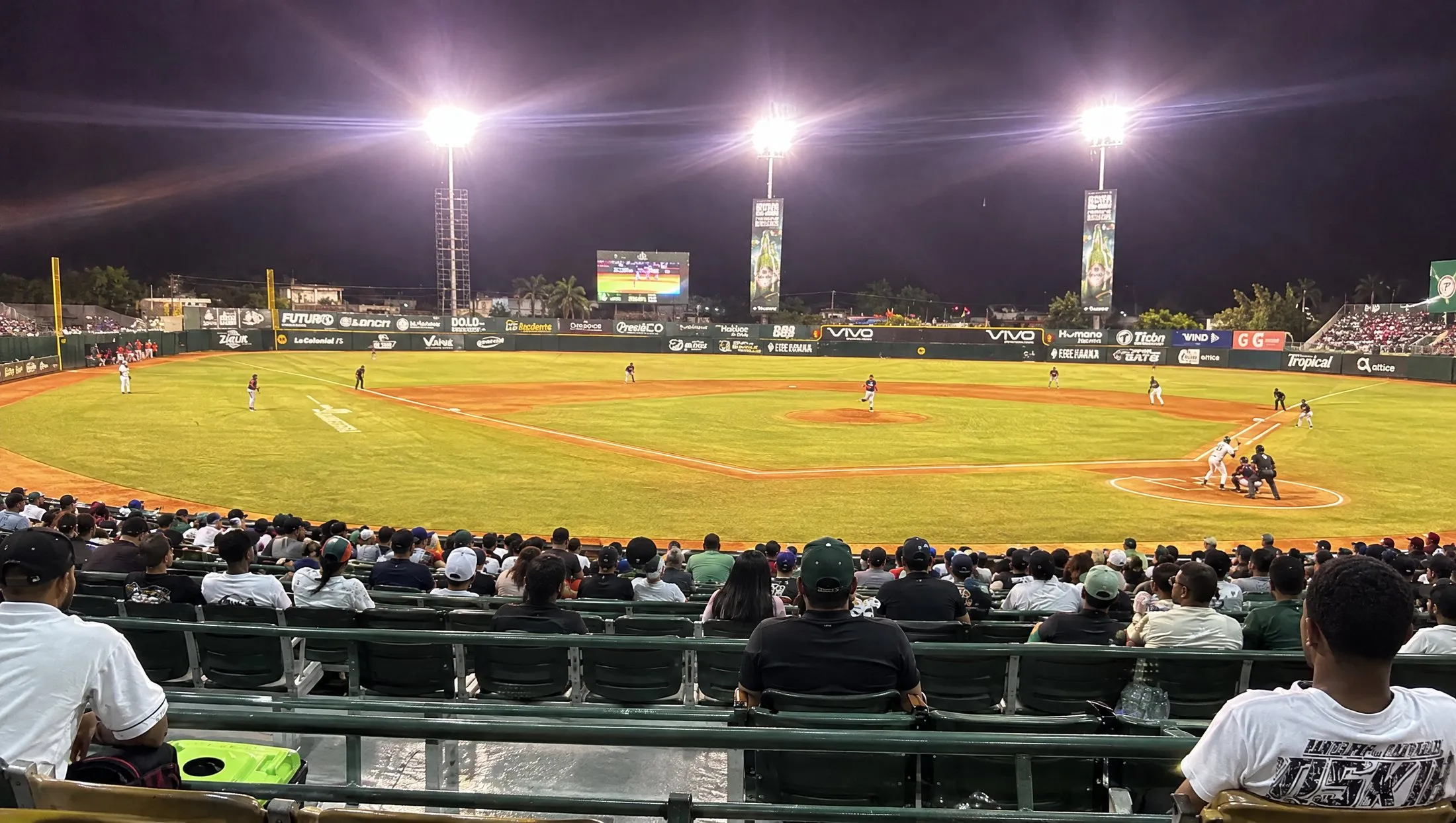 Vamos al Estadio: Live Baseball Game